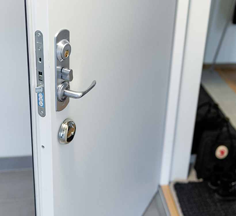 Tamburdør Hvit innside - ved inngang til fellesgang/trapperom - AS Norfo